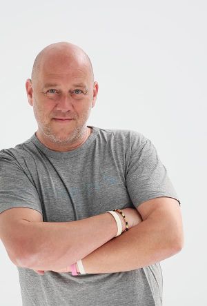 Michi Dietmayr: Solo Live im Postsaal Ebenhausen